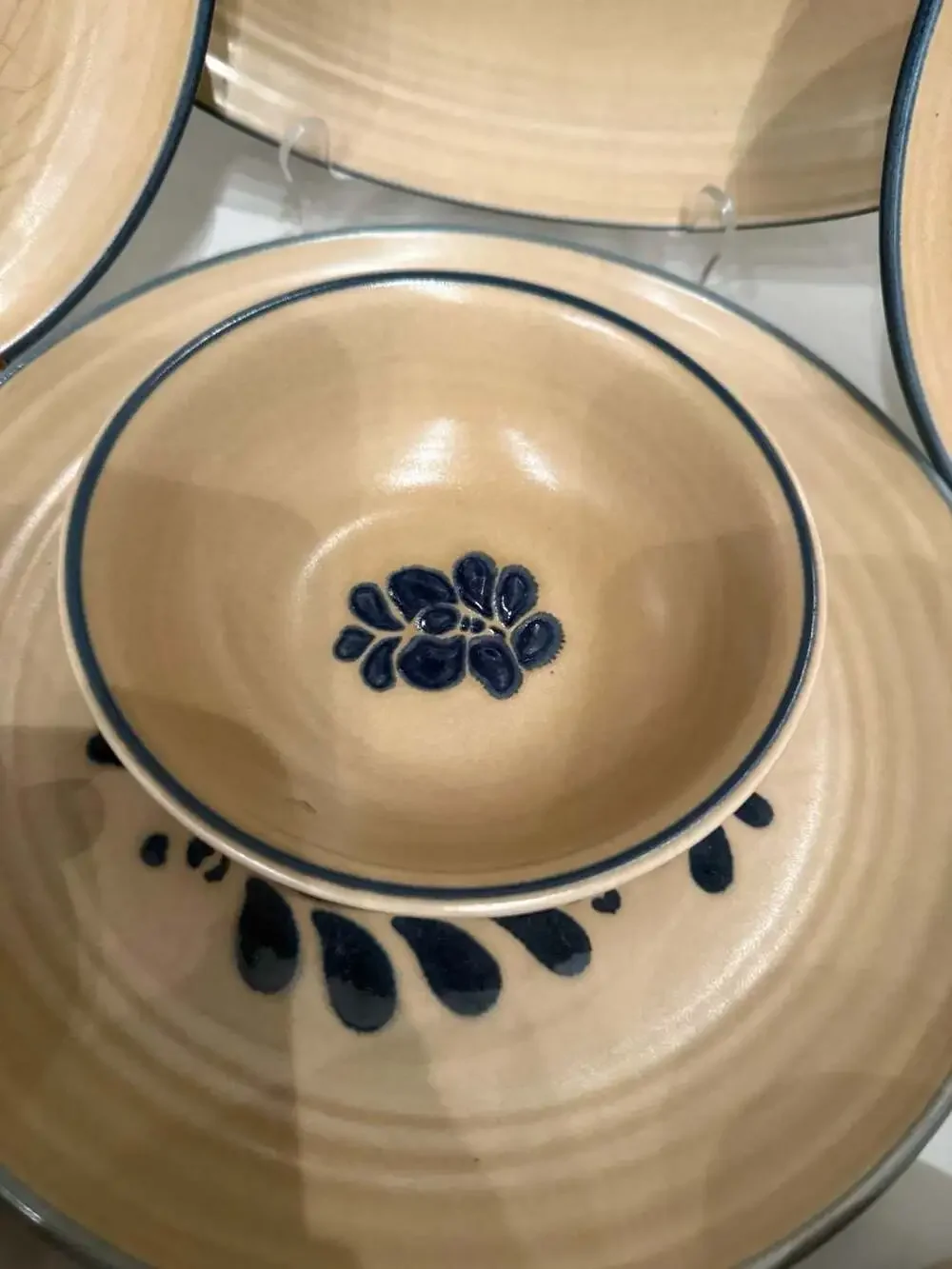 Pfaltzgraff Folk Art Stoneware 16-Piece Dinnerware Set Replacement